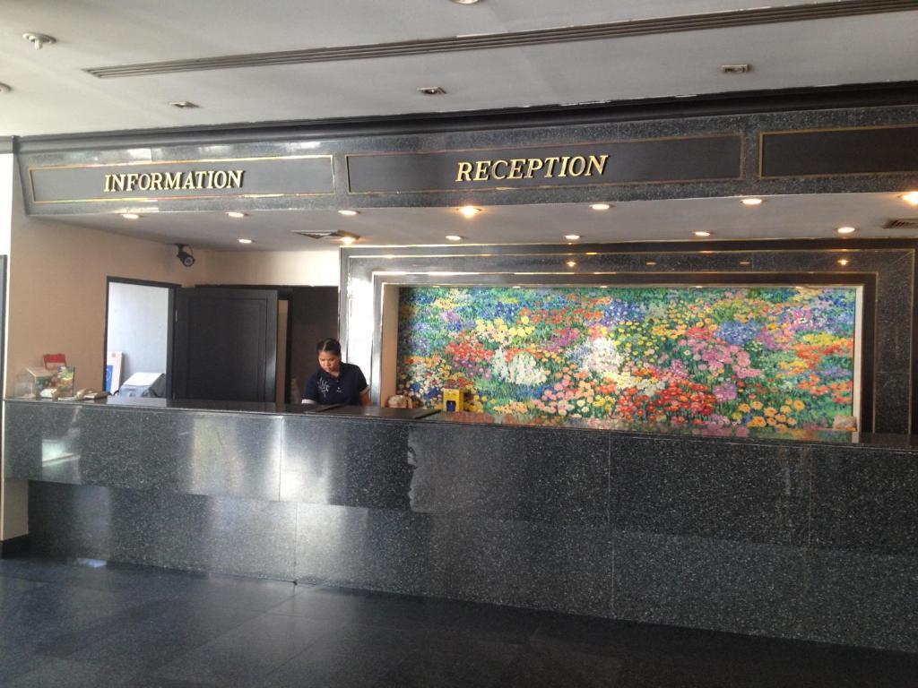 Sinthavee Hotel Phuket Esterno foto